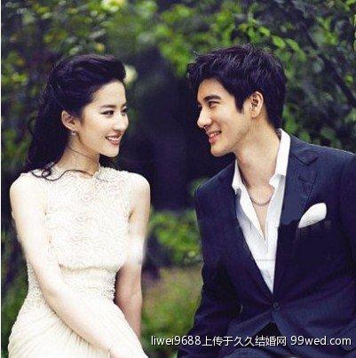 王力宏与刘亦菲聚餐后的温馨拥抱告别