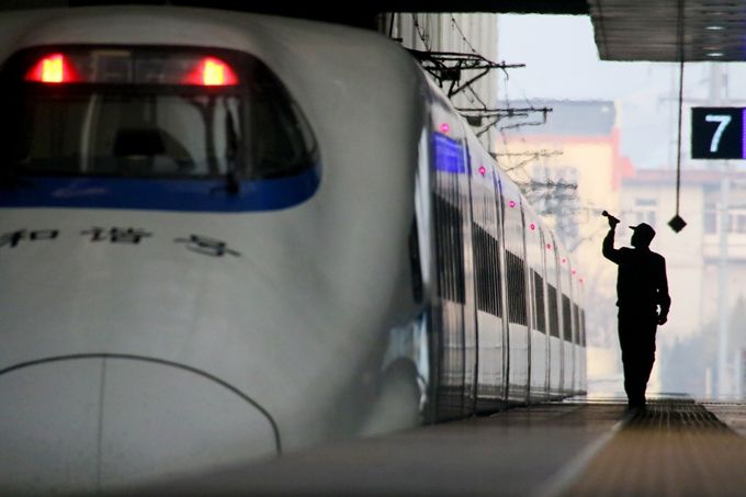 春运进出京客流预计增长10%，挑战及应对策略探讨