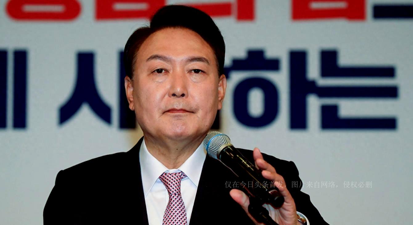 尹锡悦铁粉与反对派网络纷争，情感与观点的激烈碰撞