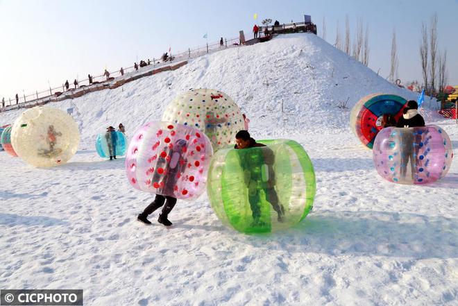 冰雪运动热情不减，火热心扉迎寒潮