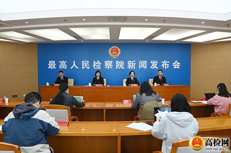 女子三亚冲浪遭教练猥亵，事件曝光警方介入调查
