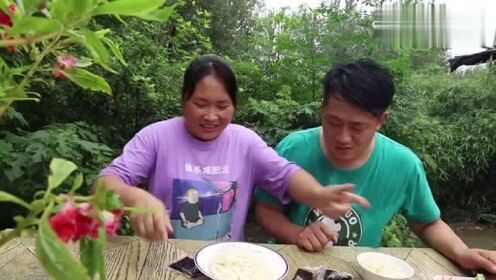 肥娟小吃，青梅竹马的爱情与美食交融的绝美篇章