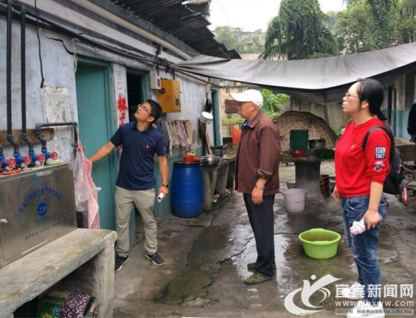 致敬逆行英雄，抗震救灾的无畏先锋