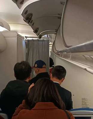 国航回应男演员飞机上丢失行李事件