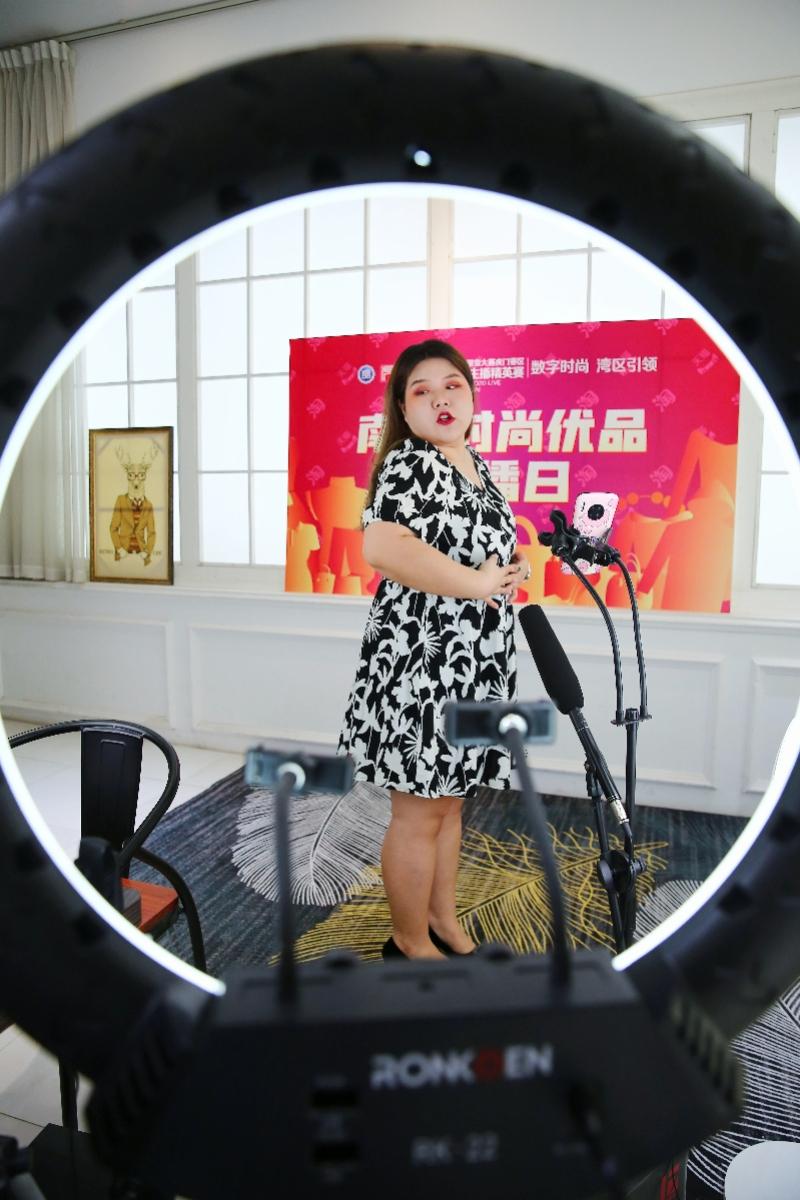 东方甄选外贸优品入驻行动反响热烈，企业合作踊跃，股价涨幅超8%专项行动启动