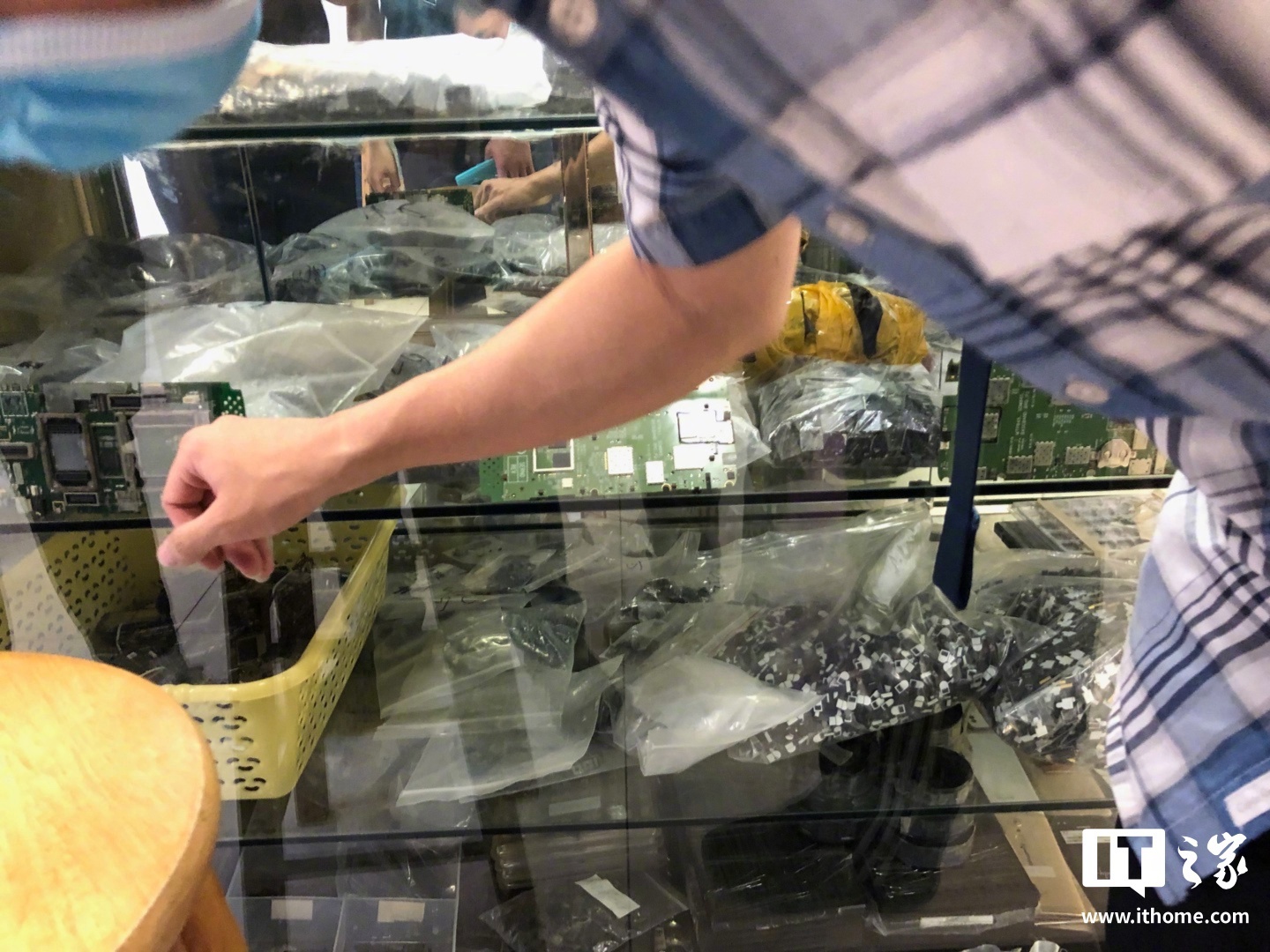 华强北市场芯片封库存现象引发关注，分销市场调整，客户转向国产芯片