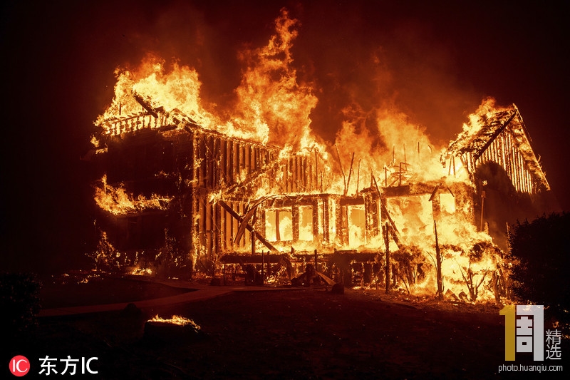 加州山火亲历者的生死逃亡，绝望中的逃生与无力感