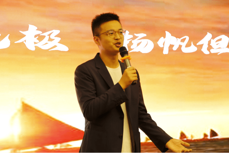 甲亢哥中国行，心灵触动的力量之旅