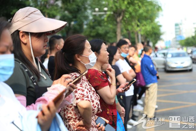直击2025春运首日，准备、挑战与希望的旅程