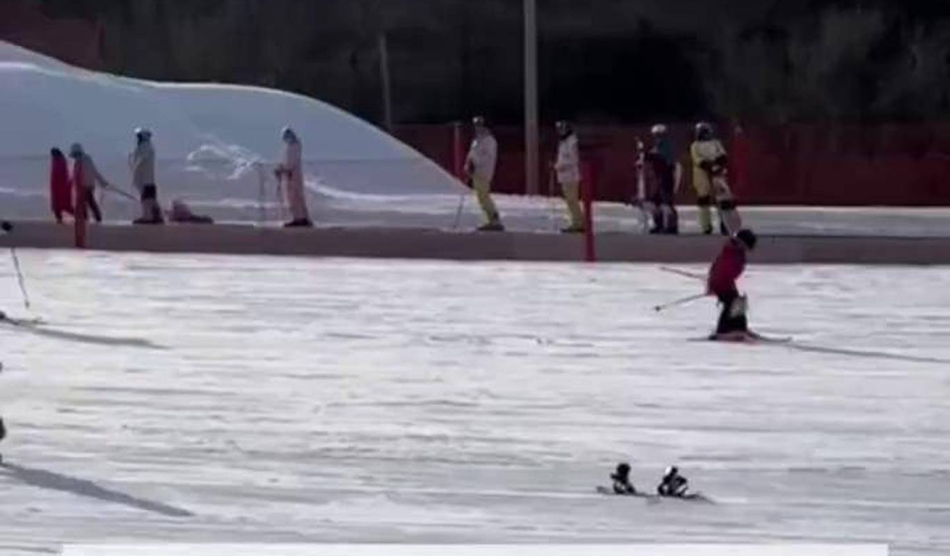 张家口云顶滑雪场惊魂瞬间，游客吊椅坠落事件曝光