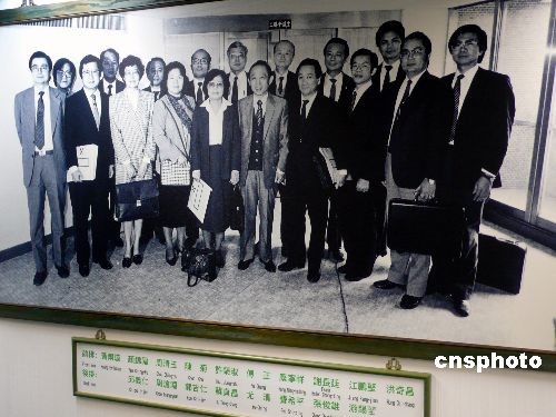 民进党创党元老呼吁重塑正义与民主的力量，民众应反抗民进党