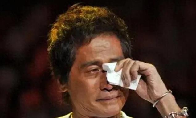 齐秦演唱会辟谣癌症传闻，嗓子发炎引发关注