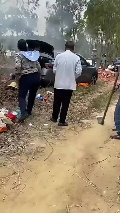 广东祭祖惊现烧真车？目击者揭露真相