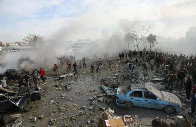 人道危机下的国际责任，加沙一难民营遭空袭致死11人引发全球关注