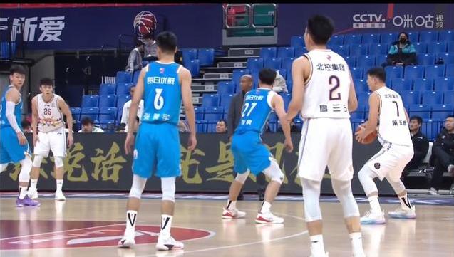 邹雨宸伤退下的跌宕起伏篮球盛宴，辽宁险胜北控