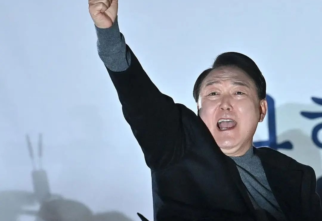 尹锡悦总统职务被罢免，权力更迭背后的真相