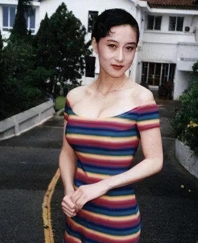 李连杰女儿晒照为利智庆生，星二代的祝福与跨界情感时刻