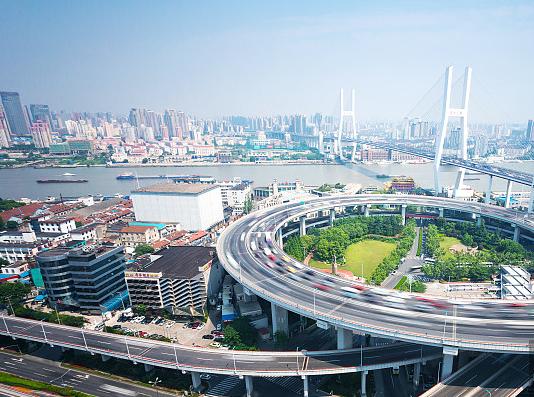 拜登阻止日铁收购美铁背后的深层意义与影响分析