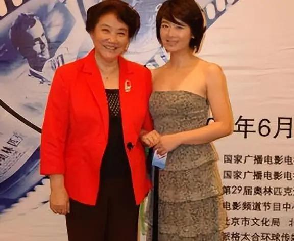 中国高铁助力外国跟团游旅客畅游新天地