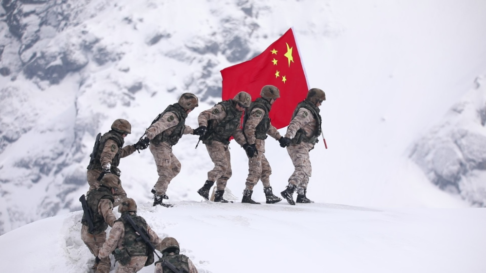 致敬英雄，共筑希望——西藏救灾官兵与群众团结一心共克时艰