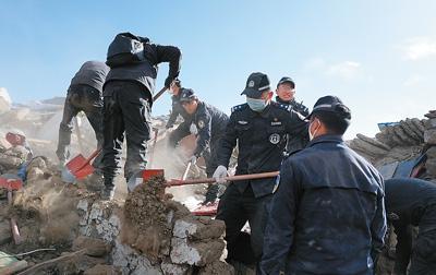 西藏定日县地震致53人遇难，灾难无情，人间真情显现