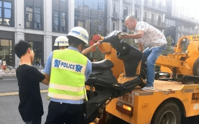 民警周五排队送钱现象背后的真相与反思探究