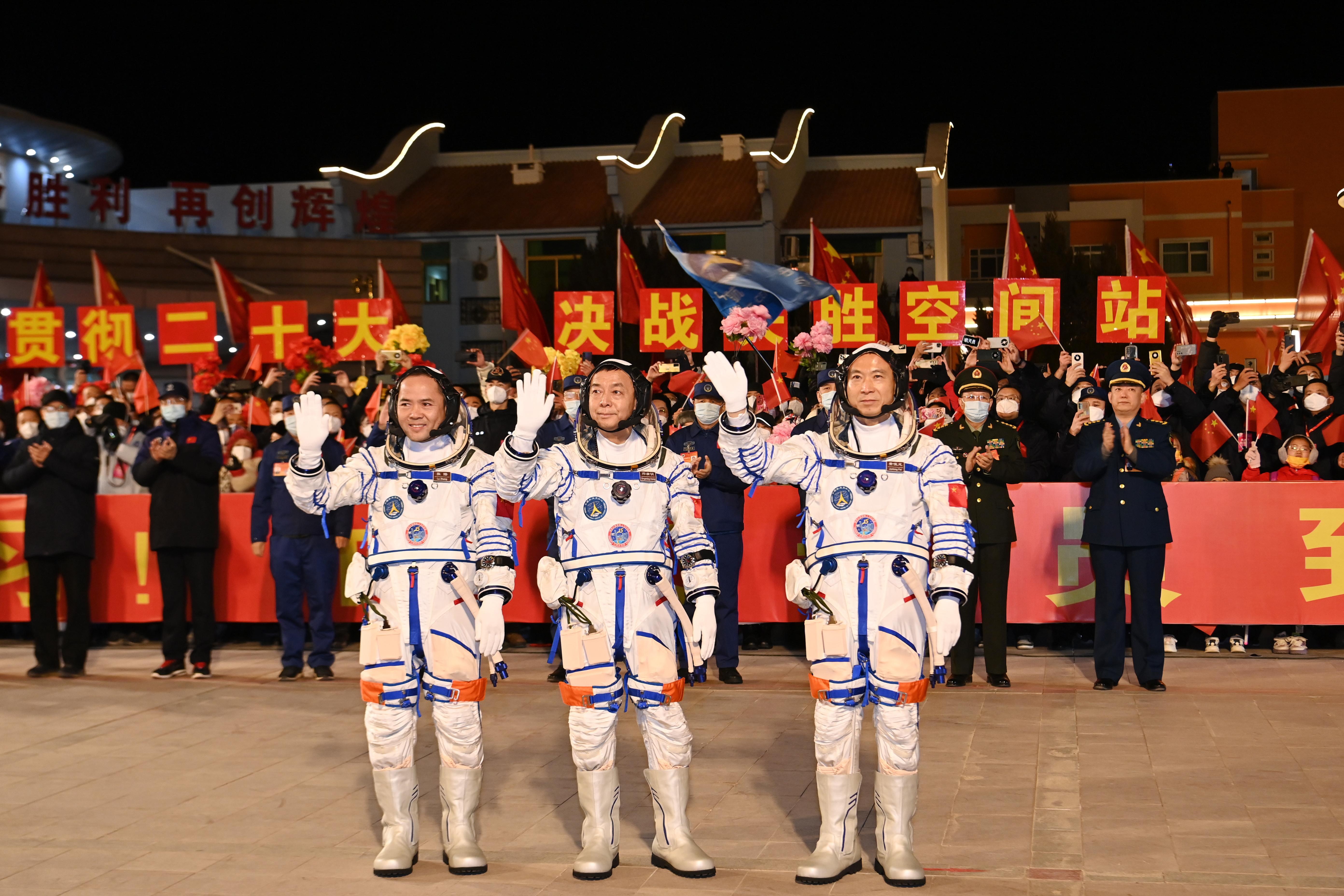 揭秘航天英雄背后的故事，神十八乘组即将公开亮相