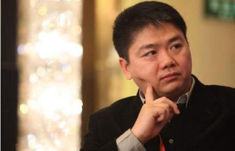 刘强东年货大派送，村民出动三轮车搬运