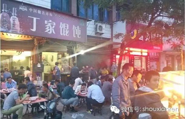 肥娟小吃与鞋店跨界之旅，商机初识到追求发达的奋斗历程