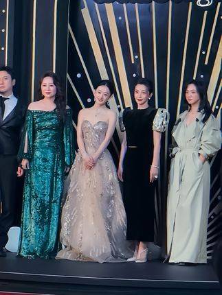 红毯之夜星光璀璨，马丽、赵丽颖、李冰冰、汤唯一同亮相