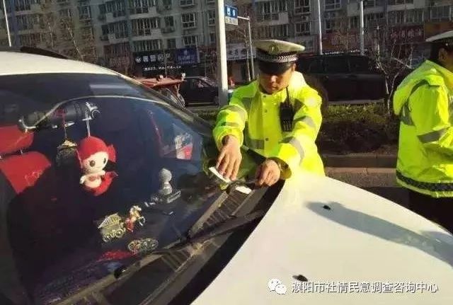 刘强东向父老乡亲赠送电动车大礼，乡亲喜迎福利