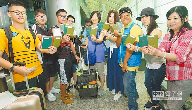 台媒热议大陆开放免签旅游，新机遇与挑战并存