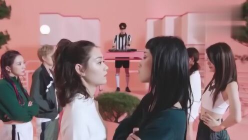 火箭少女101同框合照，青春记忆与力量的汇聚时光