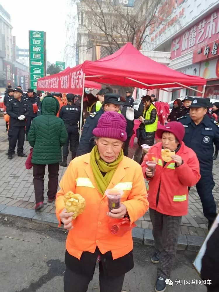 苏州市民凌晨四点排队领腊八粥，传统习俗中的温情与期待盛放节日氛围