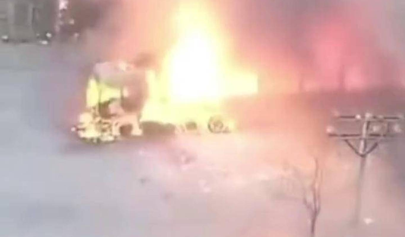 辽宁营口重大货车爆炸引发连锁反应，多车被引燃事故震惊社会