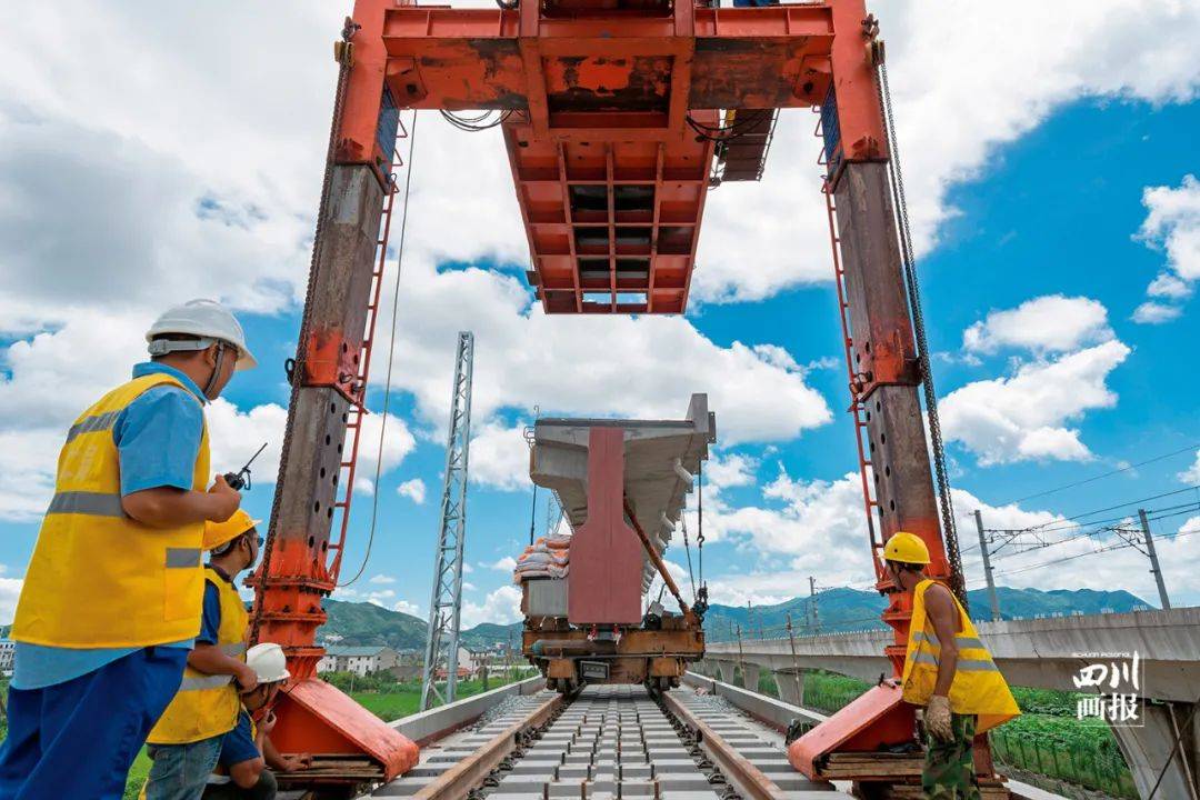 华铁股份，铁路建设先锋，引领行业前行领军力量