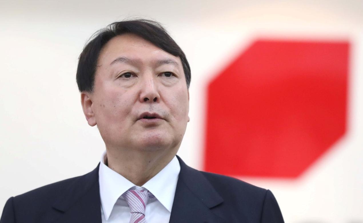 尹锡悦权力更迭与个人命运的转折，失去总统退休金待遇的启示