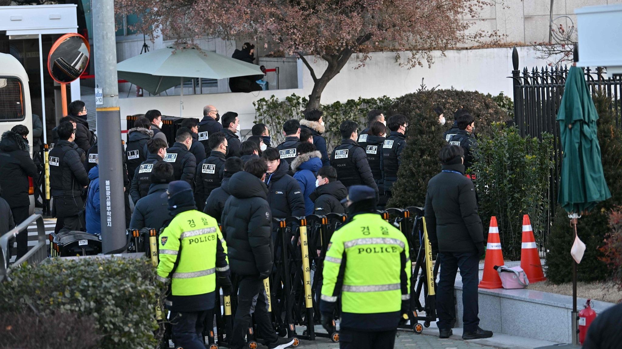 韩国公调处现场抓捕尹锡悦行动报道