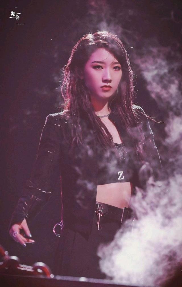 孟美岐、杨超越与Yamy梦幻合体，破茧成蝶的炫丽力量