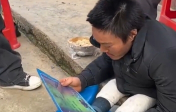 放牛路上的坚韧与骄傲，残疾哥哥的励志故事与妹妹的自豪时刻