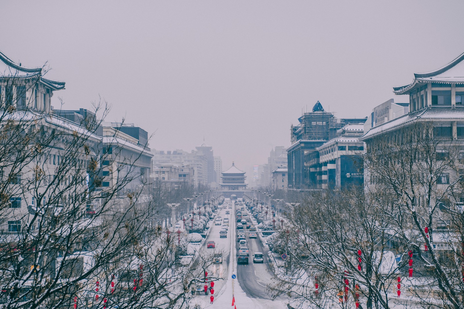 西安瑞雪映东北风采，气势磅礴的冬日雪景盛宴