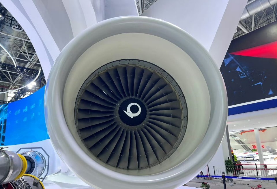国产大型运输机发动机亮相航展，航空工业迈入新篇章
