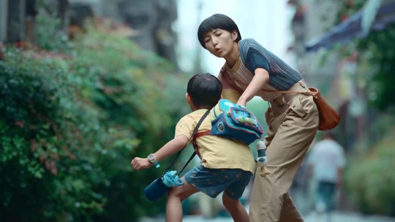 姐姐赠予弟弟的房产背后的市场风云与温情纪事