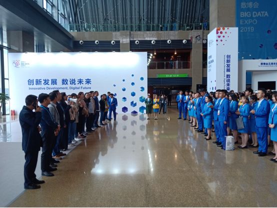 福建舰与海南舰，港澳市民参观焦点热议话题