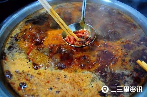 重庆高校辟谣商业街回收地沟油事件，守护真相与健康