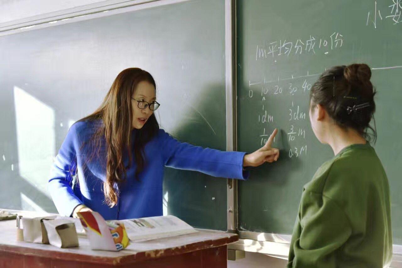 专家警告，学历性价比急剧下滑