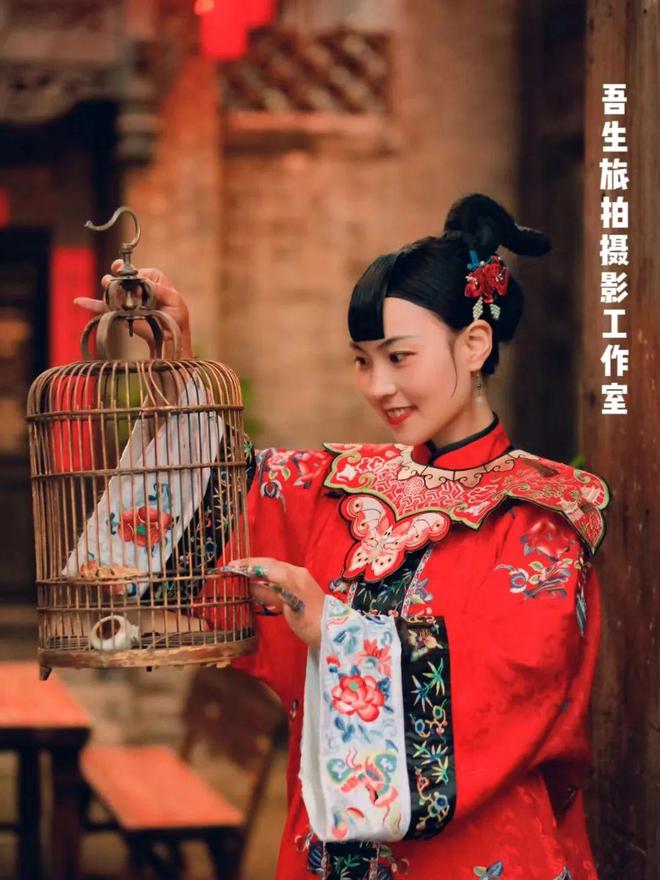 跨文化之旅，小哥变身晋商少奶奶，身份转变的奇妙体验