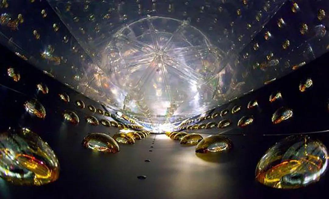 地下700米神秘粒子捕手，探寻粒子物理学的未知领域