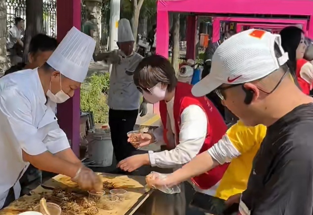 哈尔滨马拉松的独特盛宴，流水席与运动的完美交融