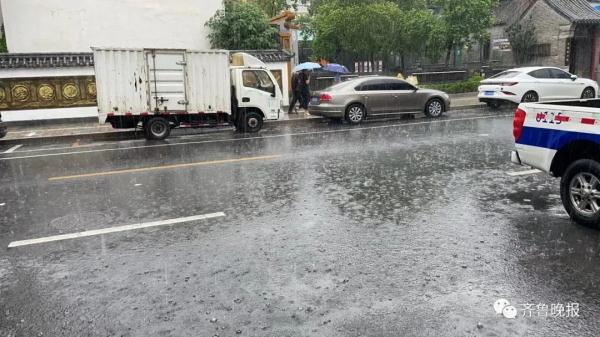山东十二市遭遇大到暴雨侵袭，多地受灾严重